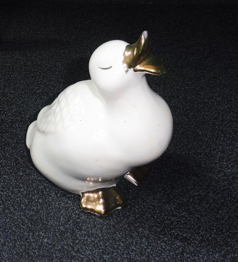Keramik Gans / Ente mit goldenen Füßen und Schnabel