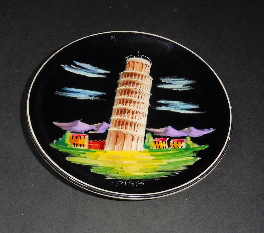 Keramikteller mit dem schiefen Turm von Pisa