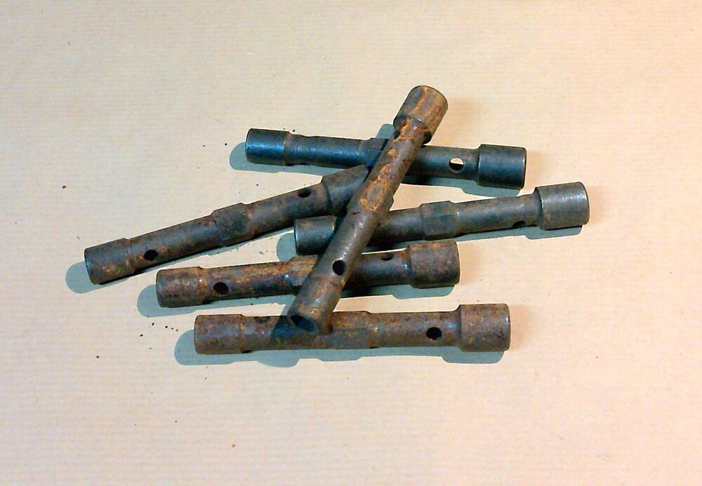 6 Steckschlüssel SW 12 / 10 mm mit mittigem Sechskant SW 14 mm und Querbohrung